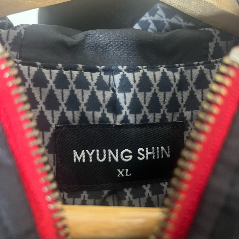 MYUNG SHIN Men’s Black Gray Red Contrast Stitched Hooded Toggle Nylon‎ Jacket XL - Picture 10 of 16